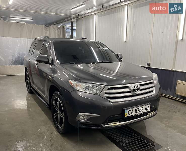 Внедорожник / Кроссовер Toyota Highlander 2013 в Черкассах