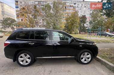 Внедорожник / Кроссовер Toyota Highlander 2010 в 