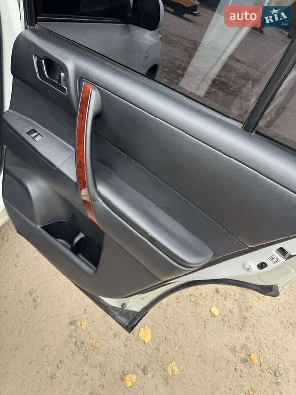 Внедорожник / Кроссовер Toyota Highlander 2010 в Киеве фото 12 Внедорожник / Кроссовер Toyota Highlander 2010 в Киеве
