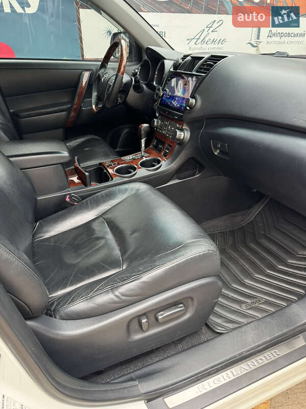 Внедорожник / Кроссовер Toyota Highlander 2010 в Киеве фото 17 Внедорожник / Кроссовер Toyota Highlander 2010 в Киеве