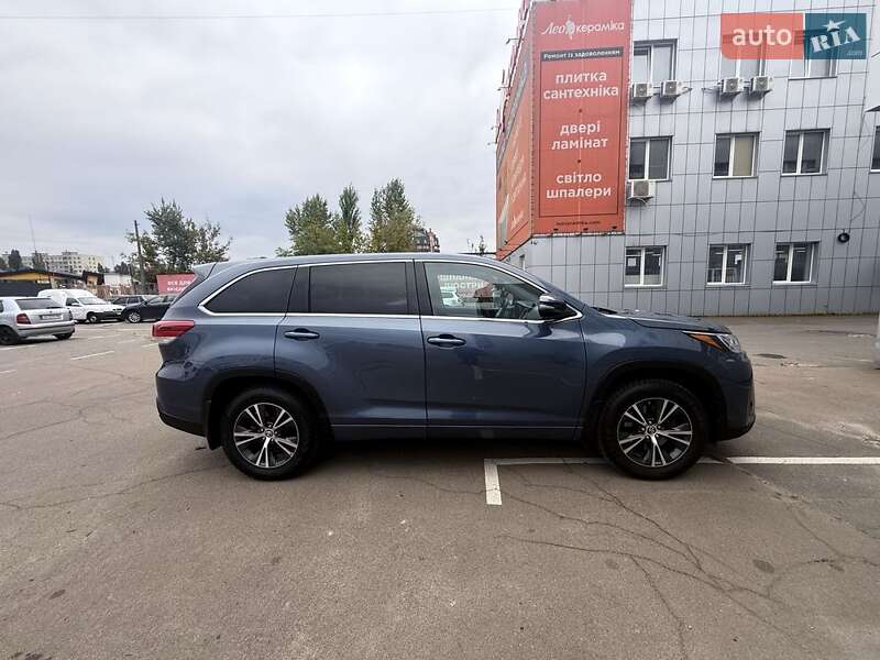 Внедорожник / Кроссовер Toyota Highlander 2017 в Киеве фото 2 Внедорожник / Кроссовер Toyota Highlander 2017 в Киеве