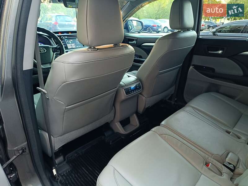 Внедорожник / Кроссовер Toyota Highlander 2017 в Днепре фото 38 Внедорожник / Кроссовер Toyota Highlander 2017 в Днепре