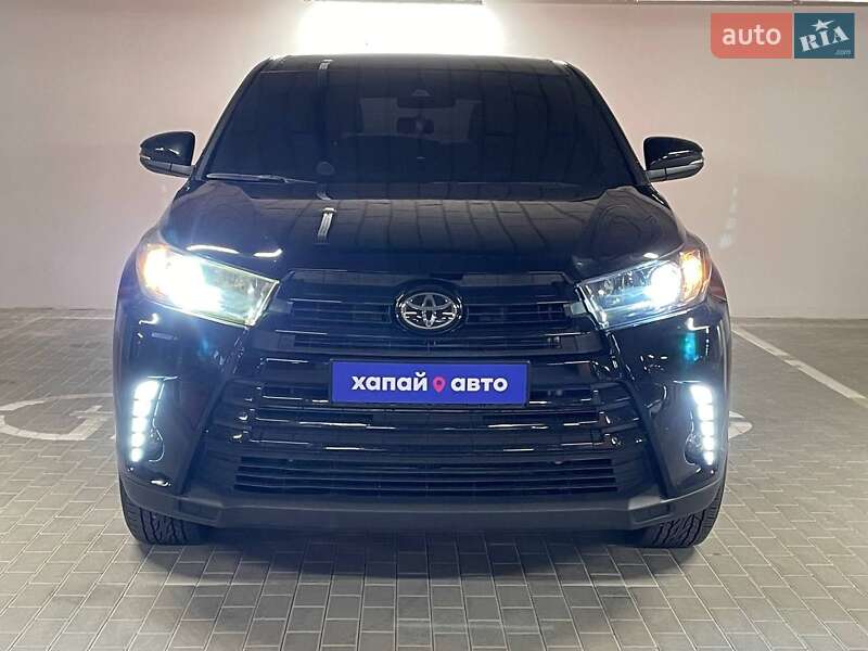 Внедорожник / Кроссовер Toyota Highlander 2018 в Киеве фото 3 Внедорожник / Кроссовер Toyota Highlander 2018 в Киеве