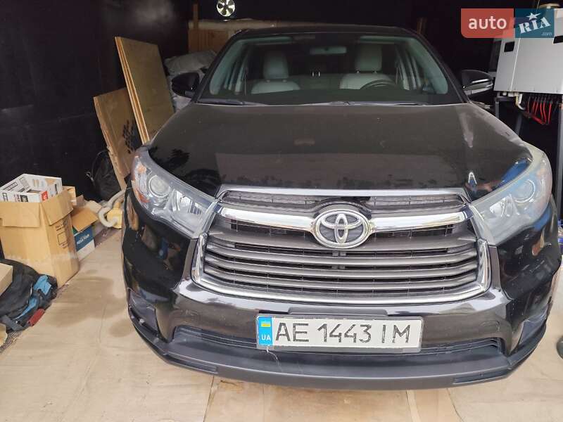 Позашляховик / Кросовер Toyota Highlander 2015 в Дніпрі