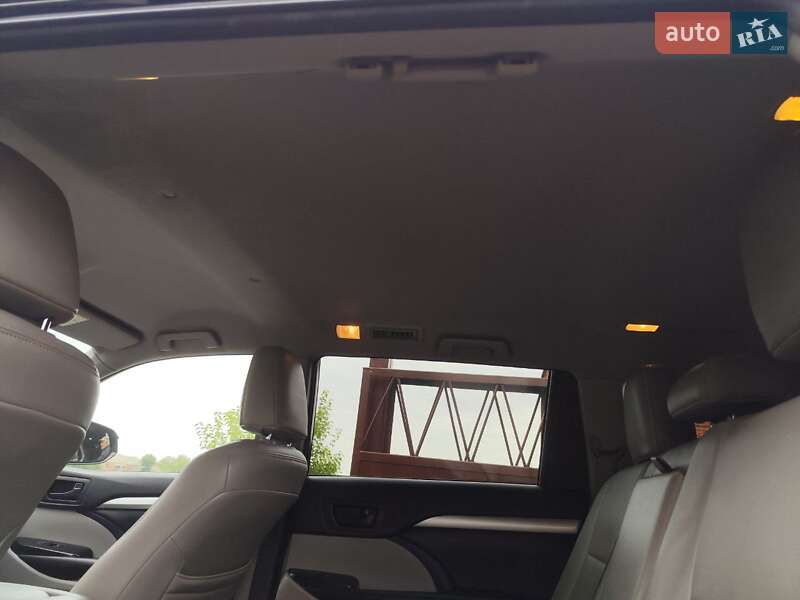 Позашляховик / Кросовер Toyota Highlander 2015 в Дніпрі
