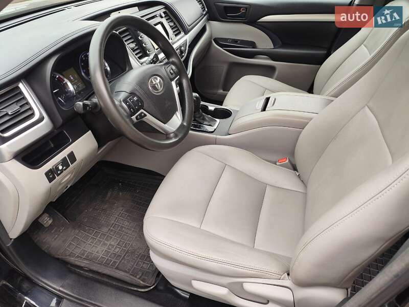 Позашляховик / Кросовер Toyota Highlander 2015 в Дніпрі
