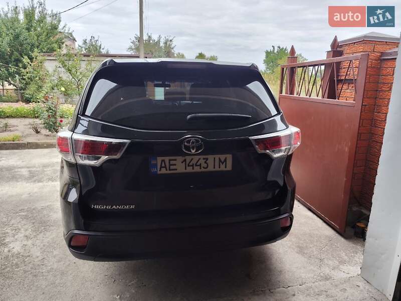 Позашляховик / Кросовер Toyota Highlander 2015 в Дніпрі