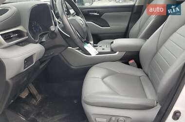 Внедорожник / Кроссовер Toyota Highlander 2020 в 