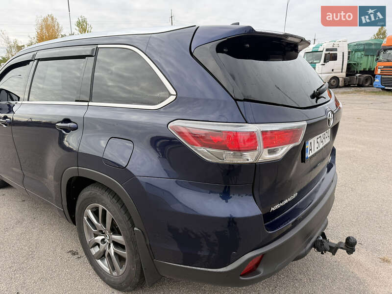 Позашляховик / Кросовер Toyota Highlander 2015 в Переяславі