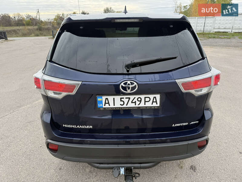 Позашляховик / Кросовер Toyota Highlander 2015 в Переяславі
