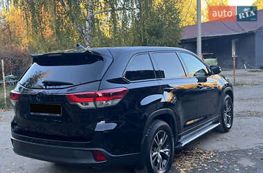 Позашляховик / Кросовер Toyota Highlander 2017 в Хмельницькому