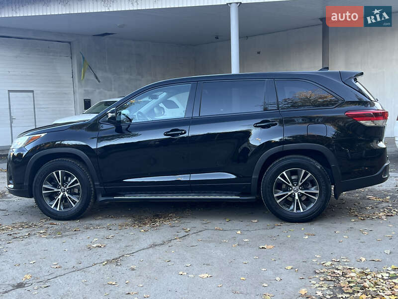 Внедорожник / Кроссовер Toyota Highlander 2017 в Хмельницком фото 12 Внедорожник / Кроссовер Toyota Highlander 2017 в Хмельницком