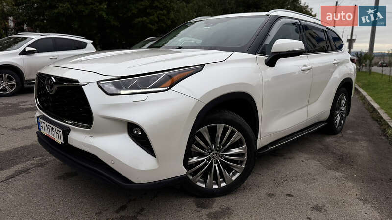 Внедорожник / Кроссовер Toyota Highlander 2020 в Черновцах
