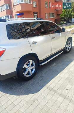 Внедорожник / Кроссовер Toyota Highlander 2011 в 