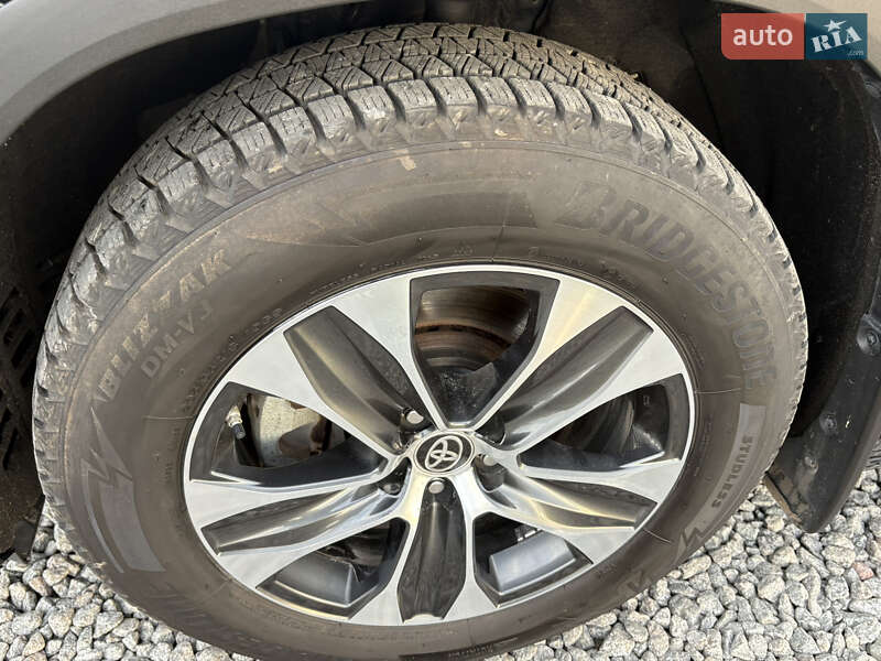 Внедорожник / Кроссовер Toyota Highlander 2020 в Луцке