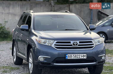 Внедорожник / Кроссовер Toyota Highlander 2011 в 