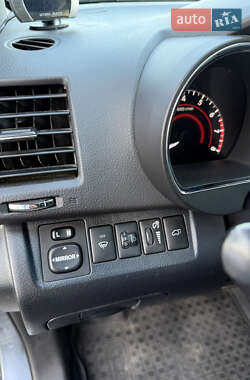 Внедорожник / Кроссовер Toyota Highlander 2011 в 