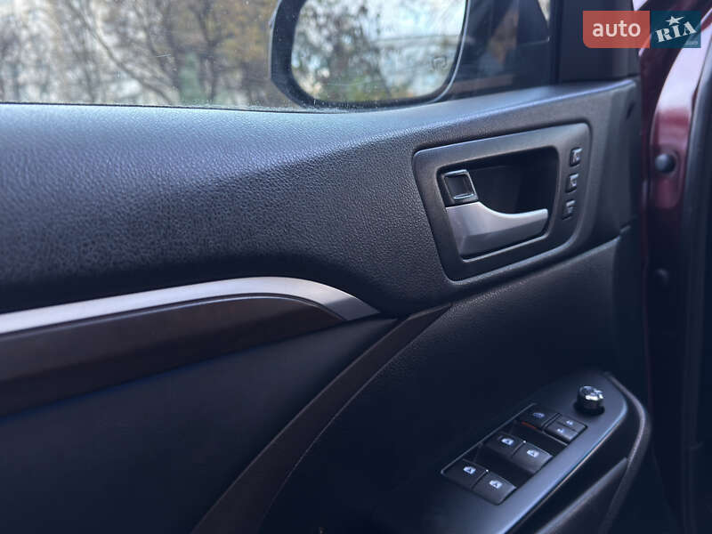 Позашляховик / Кросовер Toyota Highlander 2015 в Хмельницькому