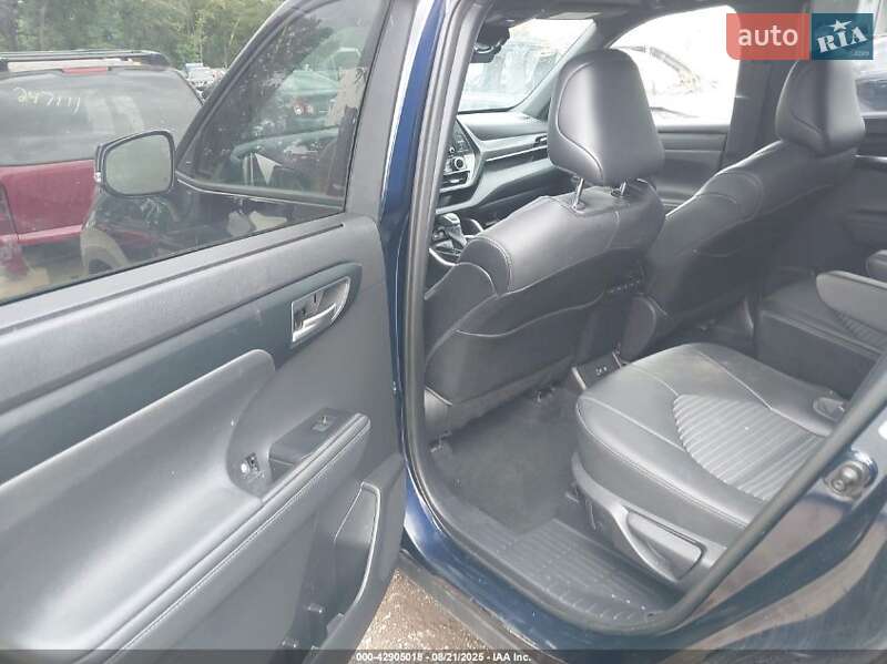 Внедорожник / Кроссовер Toyota Highlander 2021 в Киеве фото 10 Внедорожник / Кроссовер Toyota Highlander 2021 в Киеве