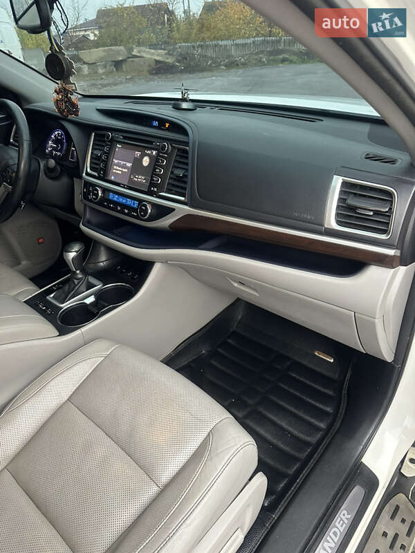 Внедорожник / Кроссовер Toyota Highlander 2014 в Харькове фото 16 Внедорожник / Кроссовер Toyota Highlander 2014 в Харькове