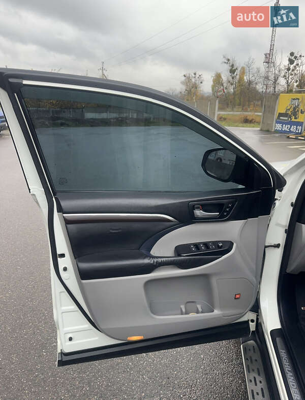 Внедорожник / Кроссовер Toyota Highlander 2014 в Харькове фото 21 Внедорожник / Кроссовер Toyota Highlander 2014 в Харькове