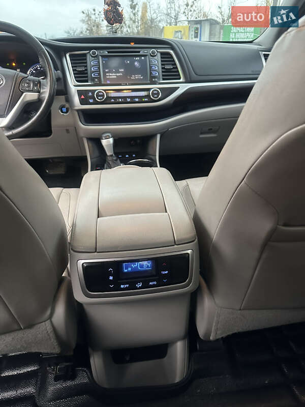Внедорожник / Кроссовер Toyota Highlander 2014 в Харькове фото 26 Внедорожник / Кроссовер Toyota Highlander 2014 в Харькове