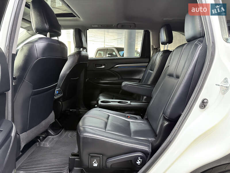 Внедорожник / Кроссовер Toyota Highlander 2018 в Одессе фото 24 Внедорожник / Кроссовер Toyota Highlander 2018 в Одессе