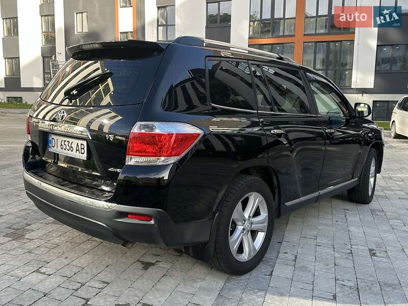 Внедорожник / Кроссовер Toyota Highlander 2013 в Сокале