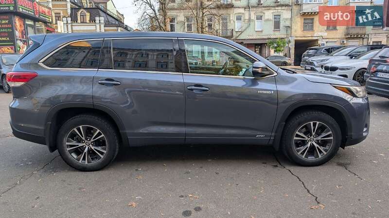 Позашляховик / Кросовер Toyota Highlander 2018 в Києві