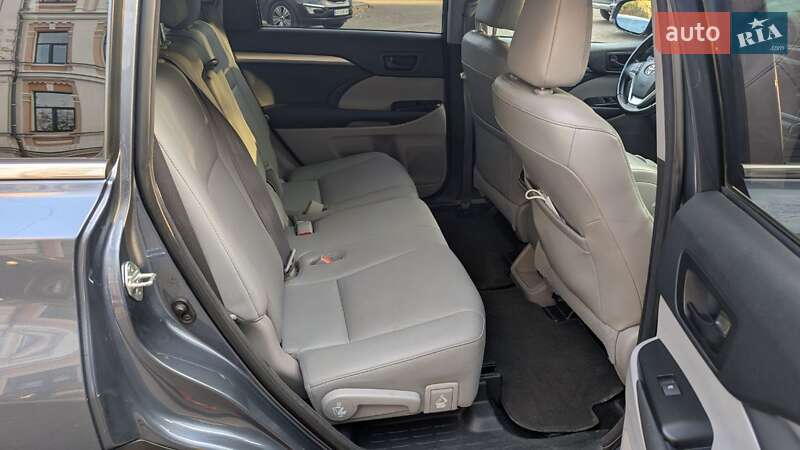 Позашляховик / Кросовер Toyota Highlander 2018 в Києві