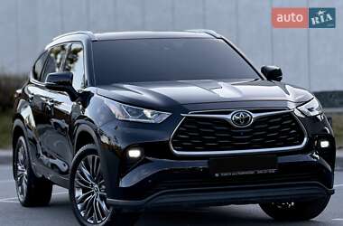 Внедорожник / Кроссовер Toyota Highlander 2021 в Киеве