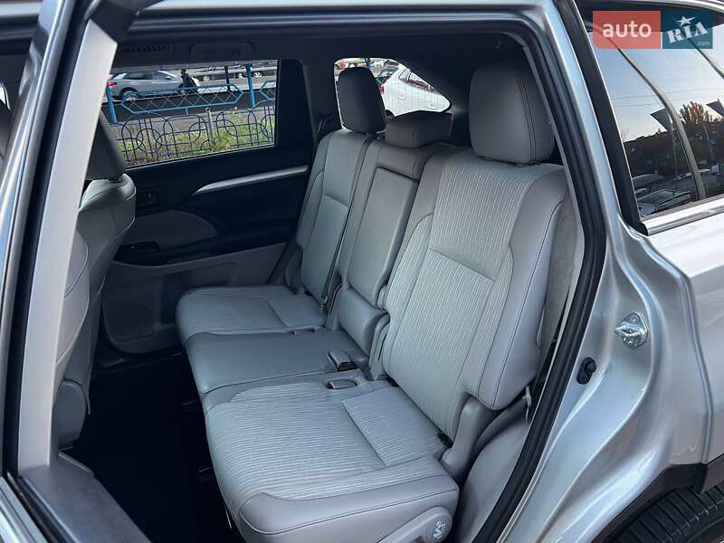 Внедорожник / Кроссовер Toyota Highlander 2019 в Киеве фото 12 Внедорожник / Кроссовер Toyota Highlander 2019 в Киеве