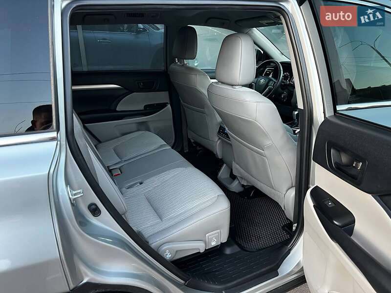 Внедорожник / Кроссовер Toyota Highlander 2019 в Киеве фото 16 Внедорожник / Кроссовер Toyota Highlander 2019 в Киеве