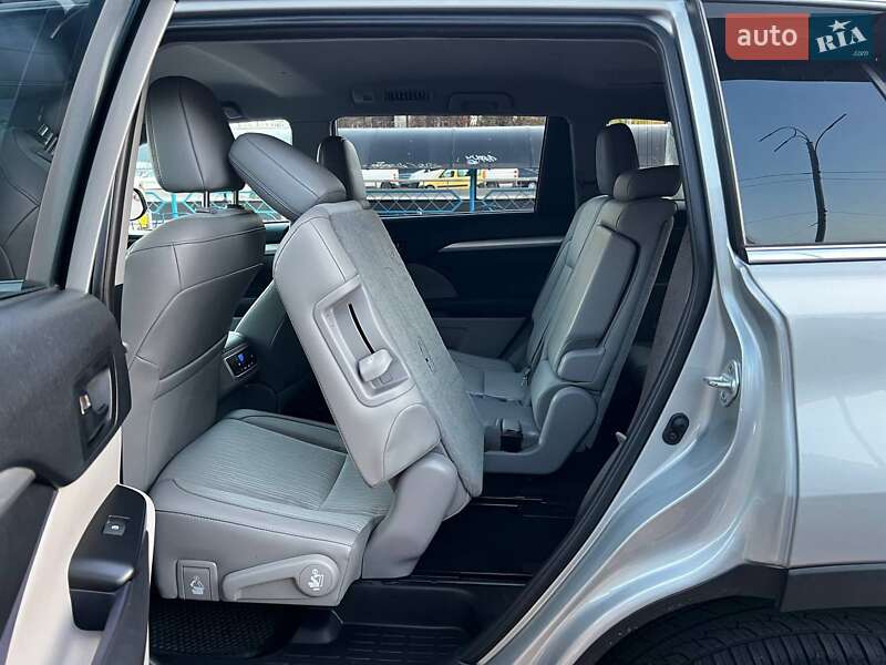 Внедорожник / Кроссовер Toyota Highlander 2019 в Киеве фото 14 Внедорожник / Кроссовер Toyota Highlander 2019 в Киеве