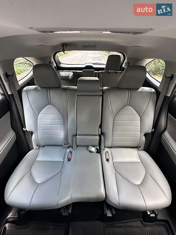 Позашляховик / Кросовер Toyota Highlander 2020 в Білогородці