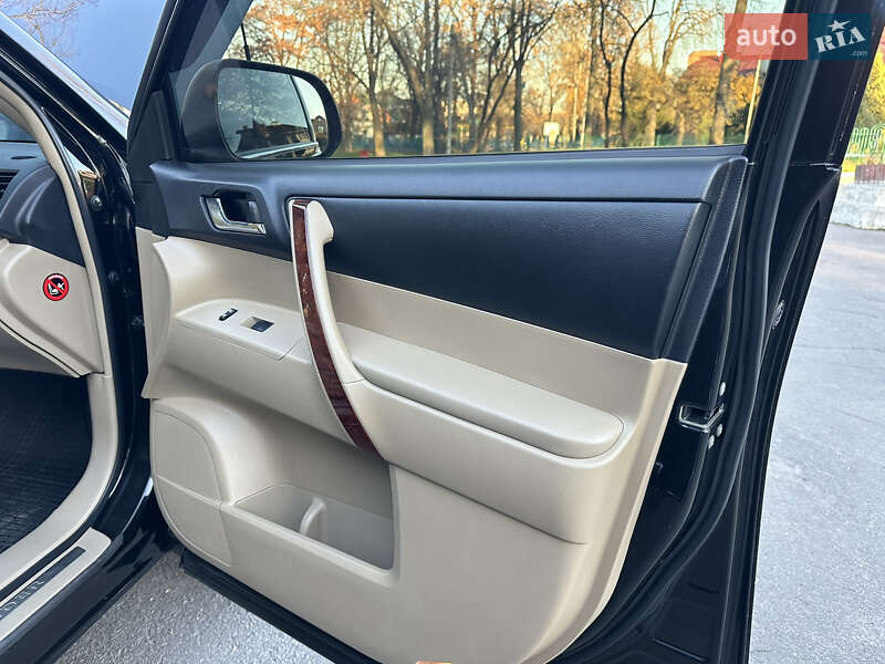 Позашляховик / Кросовер Toyota Highlander 2011 в Вінниці