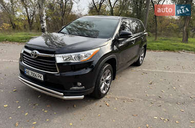 Позашляховик / Кросовер Toyota Highlander 2014 в Кривому Розі