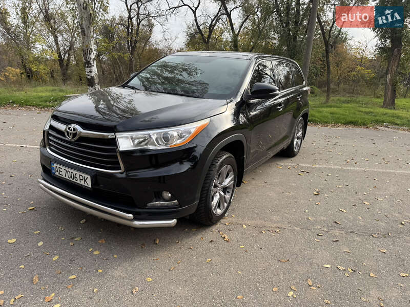 Позашляховик / Кросовер Toyota Highlander 2014 в Кривому Розі