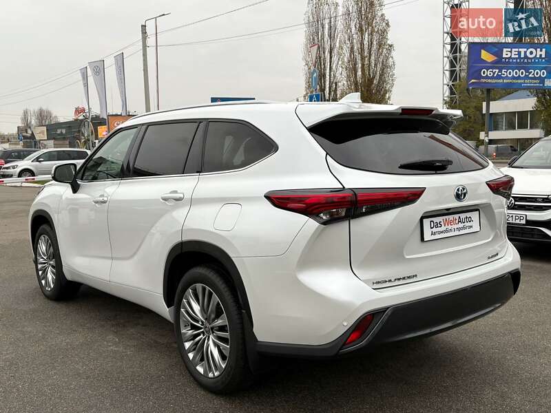 Внедорожник / Кроссовер Toyota Highlander 2023 в Киеве