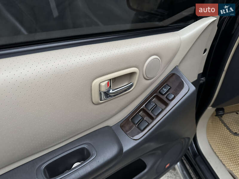Внедорожник / Кроссовер Toyota Highlander 2001 в Днепре фото 22 Внедорожник / Кроссовер Toyota Highlander 2001 в Днепре