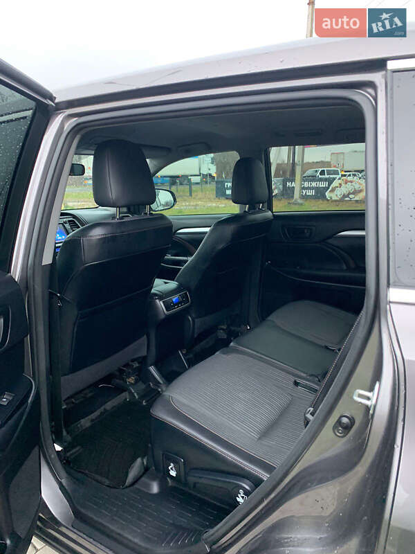 Внедорожник / Кроссовер Toyota Highlander 2015 в Львове фото 13 Внедорожник / Кроссовер Toyota Highlander 2015 в Львове