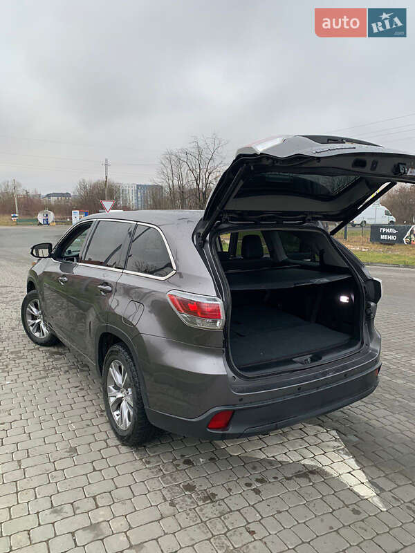 Внедорожник / Кроссовер Toyota Highlander 2015 в Львове фото 14 Внедорожник / Кроссовер Toyota Highlander 2015 в Львове