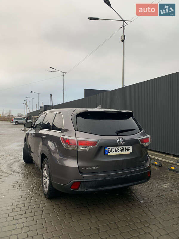 Внедорожник / Кроссовер Toyota Highlander 2015 в Львове фото 24 Внедорожник / Кроссовер Toyota Highlander 2015 в Львове