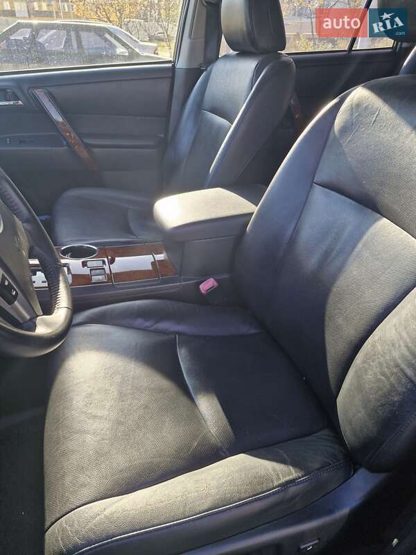 Позашляховик / Кросовер Toyota Highlander 2011 в Києві