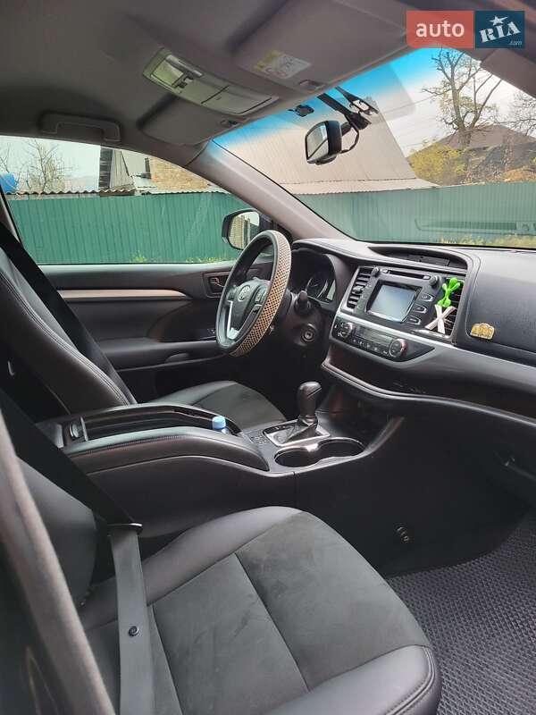 Внедорожник / Кроссовер Toyota Highlander 2014 в Кривом Роге фото 5 Внедорожник / Кроссовер Toyota Highlander 2014 в Кривом Роге