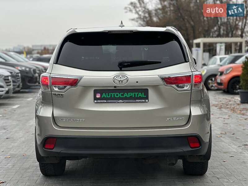 Внедорожник / Кроссовер Toyota Highlander 2016 в Киеве