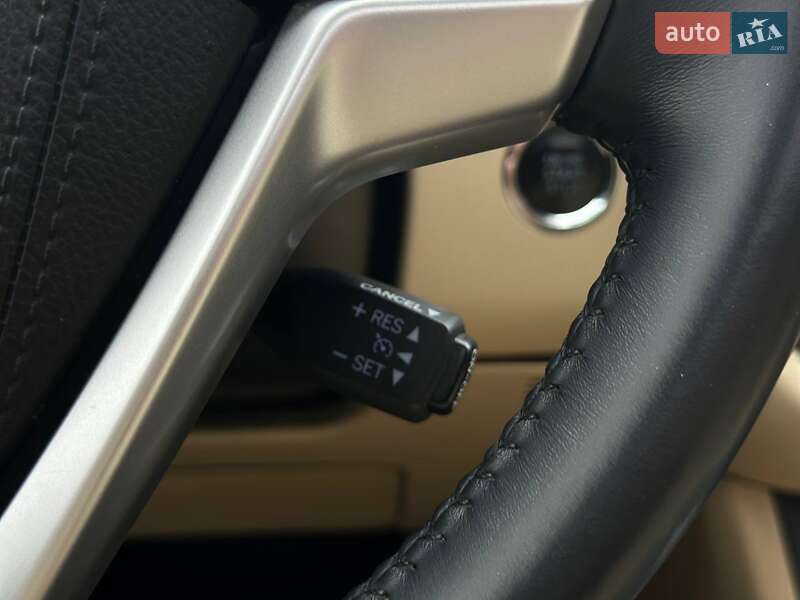 Внедорожник / Кроссовер Toyota Highlander 2016 в Киеве