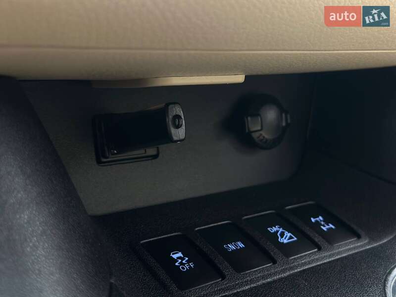 Внедорожник / Кроссовер Toyota Highlander 2016 в Киеве