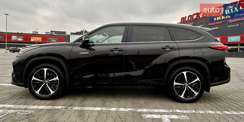 Внедорожник / Кроссовер Toyota Highlander 2021 в Киеве