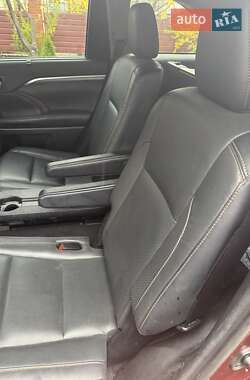 Позашляховик / Кросовер Toyota Highlander 2019 в Луцьку